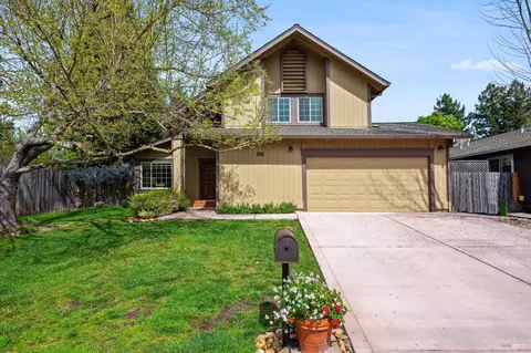 625 Sartori Dr, Petaluma, CA 94954