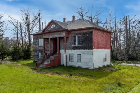 19750 S Highway 1, Manchester, CA 95459