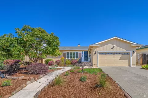 112 Eastside Cir, Petaluma, CA 94954