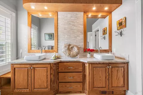 Bath - 3237 Winged Foot Dr, Fairfield, CA 94534 photo 2 of 3