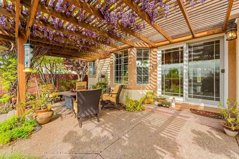 Exterior - 3237 Winged Foot Dr, Fairfield, CA 94534 photo 9 of 27