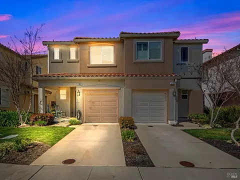 385 Gabiano Ct, Vacaville, CA 95687