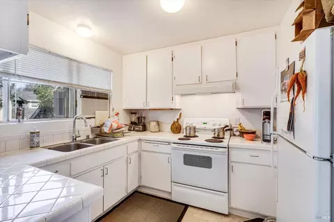 323 2nd St E, Sonoma, CA 95476 photo 32
