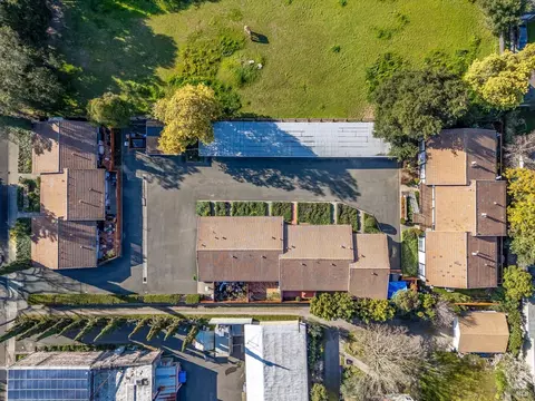 323 2nd St E, Sonoma, CA 95476