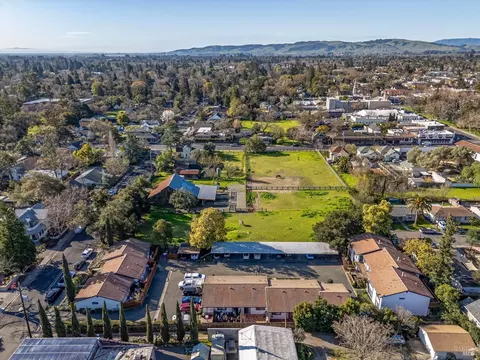 323 2nd St E, Sonoma, CA 95476 photo 41