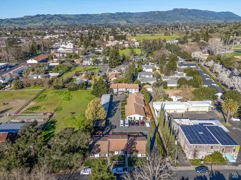 323 2nd St E, Sonoma, CA 95476 photo 2