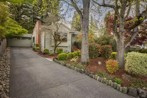 850 Mountain View Ave, Petaluma, CA 94952
