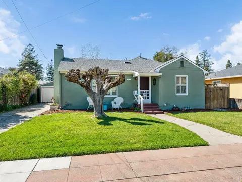 521 Alderbrook Dr, Santa Rosa, CA 95405
