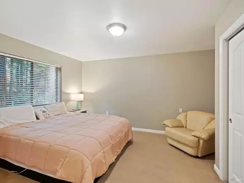 Bedroom - 22116 Koftinow Dr, Jenner, CA 95450 photo 3 of 4