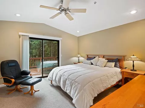 Bedroom - 22116 Koftinow Dr, Jenner, CA 95450 photo 1 of 4