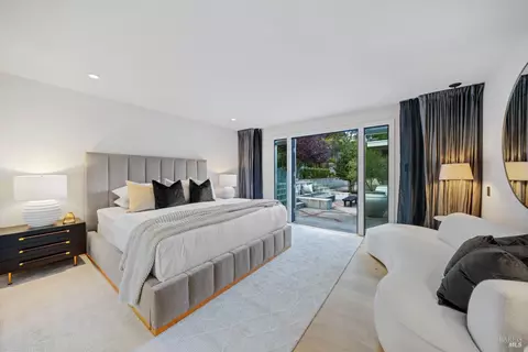 Bedroom - 929 Meadowsweet Dr, Corte Madera, CA 94925 photo 1 of 8