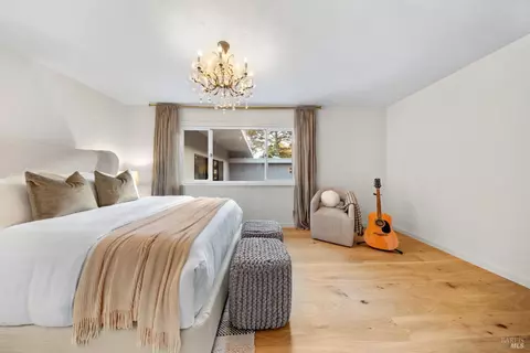 Bedroom - 929 Meadowsweet Dr, Corte Madera, CA 94925 photo 4 of 8