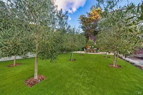 Exterior - 929 Meadowsweet Dr, Corte Madera, CA 94925 photo 15 of 17