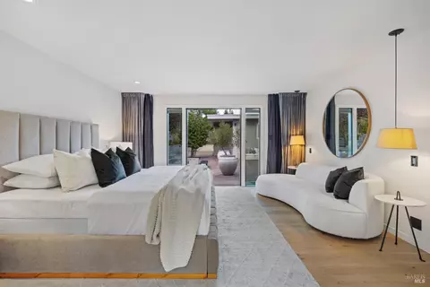 Bedroom - 929 Meadowsweet Dr, Corte Madera, CA 94925 photo 3 of 8