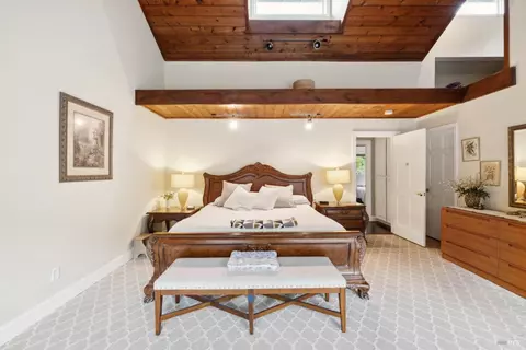 Bedroom - 4560 Lovall Valley Loop Rd, Sonoma, CA 95476 photo 3 of 7