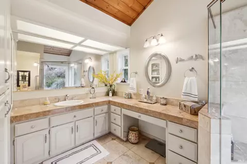 Bath - 4560 Lovall Valley Loop Rd, Sonoma, CA 95476 photo 1 of 7