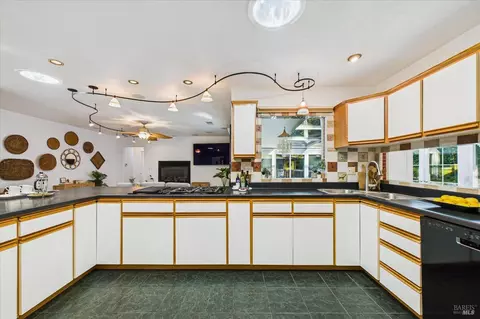 3123 W St, Eureka, CA 95503 photo 9