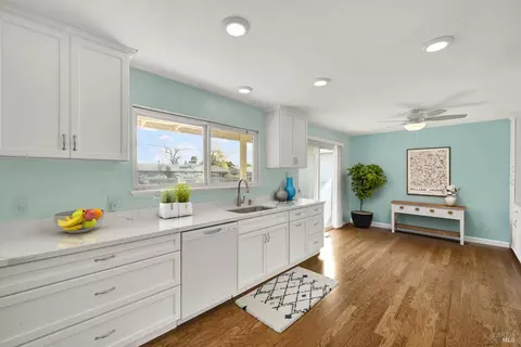 107 Olympic Cir, Vacaville, CA 95687 photo 9