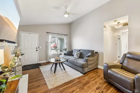 649 S Ely Blvd S, Petaluma, CA 94954 photo 2