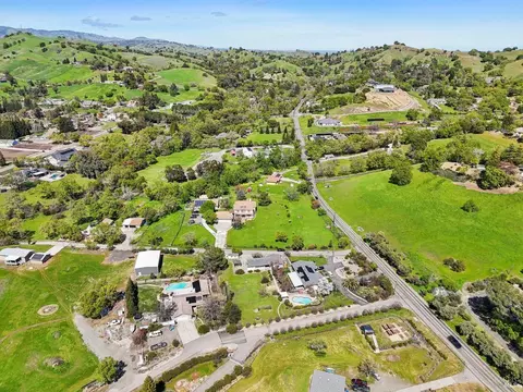 View/Area - 4059 Mendes Ln, Vacaville, CA 95688 photo 8 of 13