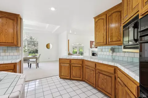 Kitchen - 4059 Mendes Ln, Vacaville, CA 95688 photo 2 of 5