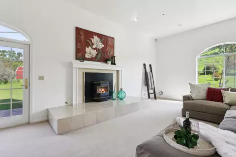 Living - 4059 Mendes Ln, Vacaville, CA 95688 photo 2 of 6