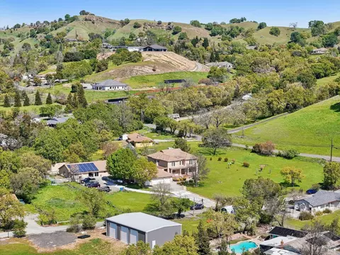View/Area - 4059 Mendes Ln, Vacaville, CA 95688 photo 7 of 13