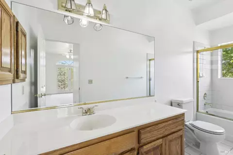 Bath - 4059 Mendes Ln, Vacaville, CA 95688 photo 7 of 7