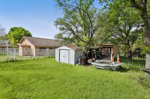 Exterior - 4059 Mendes Ln, Vacaville, CA 95688 photo 11 of 13