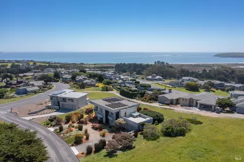 315 Mainsail Dr, Bodega Bay, CA 94923