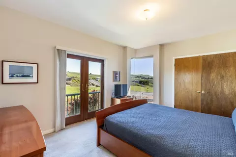 Bedroom - 315 Mainsail Dr, Bodega Bay, CA 94923 photo 6 of 8