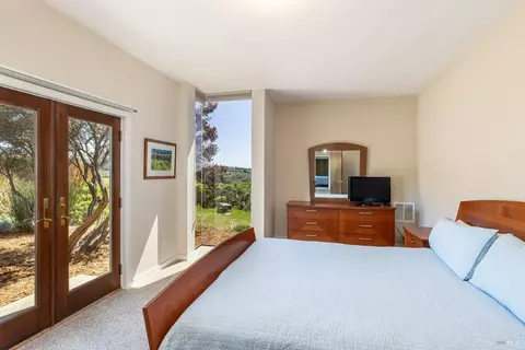 Bedroom - 315 Mainsail Dr, Bodega Bay, CA 94923 photo 2 of 8