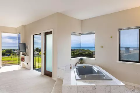 Bath - 315 Mainsail Dr, Bodega Bay, CA 94923 photo 1 of 4
