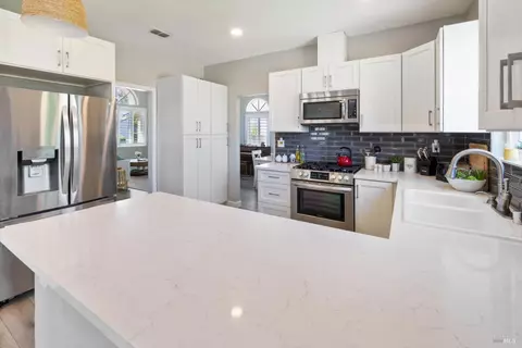 Kitchen - 802 Derry Cir, Vacaville, CA 95688 photo 5 of 7