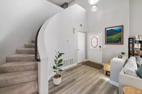 Entry Way - 802 Derry Cir, Vacaville, CA 95688 photo 3 of 7