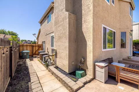 Exterior - 802 Derry Cir, Vacaville, CA 95688 photo 12 of 13