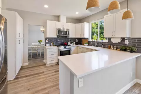 Kitchen - 802 Derry Cir, Vacaville, CA 95688 photo 4 of 7