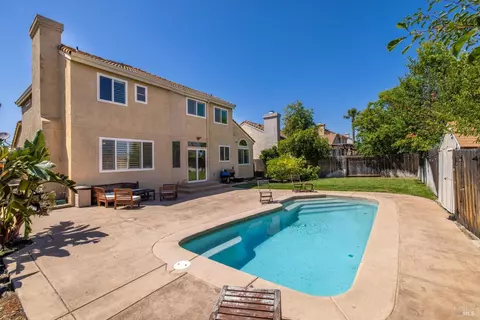 Exterior - 802 Derry Cir, Vacaville, CA 95688 photo 1 of 13