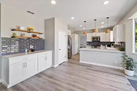 Kitchen - 802 Derry Cir, Vacaville, CA 95688 photo 7 of 7