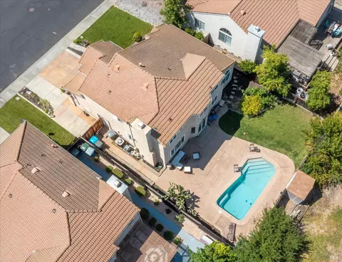 View/Area - 802 Derry Cir, Vacaville, CA 95688 photo 4 of 6