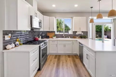 Kitchen - 802 Derry Cir, Vacaville, CA 95688 photo 2 of 7