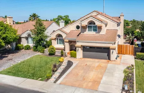 802 Derry Cir, Vacaville, CA 95688