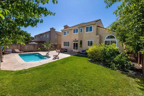 Exterior - 802 Derry Cir, Vacaville, CA 95688 photo 4 of 13