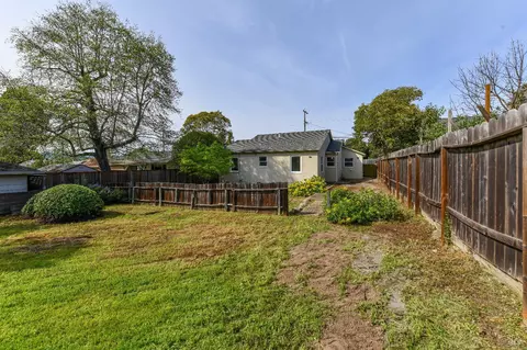 211 E Spring St, Napa, CA 94559 photo 22
