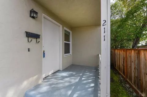 211 E Spring St, Napa, CA 94559 photo 3