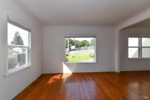 211 E Spring St, Napa, CA 94559 photo 6