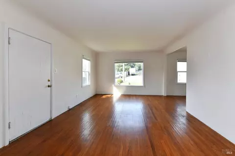 211 E Spring St, Napa, CA 94559 photo 7