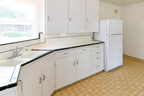 211 E Spring St, Napa, CA 94559 photo 9