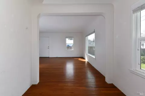 211 E Spring St, Napa, CA 94559 photo 8