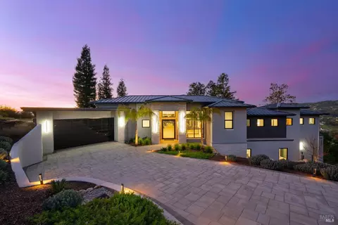 3917 Skyfarm Dr, Santa Rosa, CA 95403